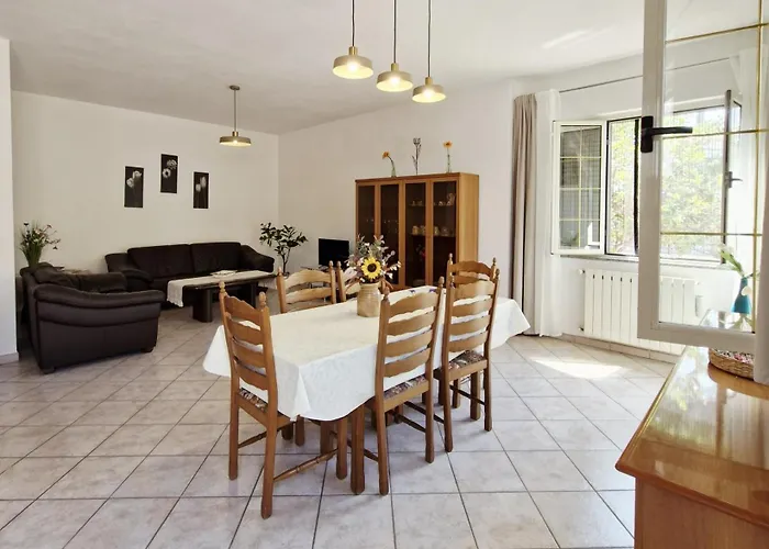 Bella Vista * Villarios